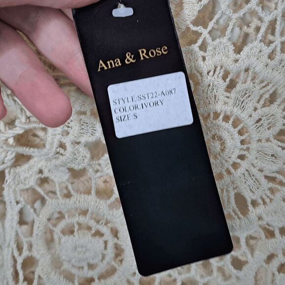 Ana & Rose Women's Crochet Tunic Top size Small - Picture 7 of 8